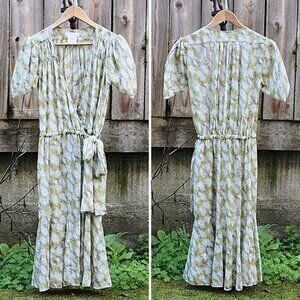 Nicole Farhi - Women's 100% Silk Chiffon Wrap Dress in Tropical Print, sz 6